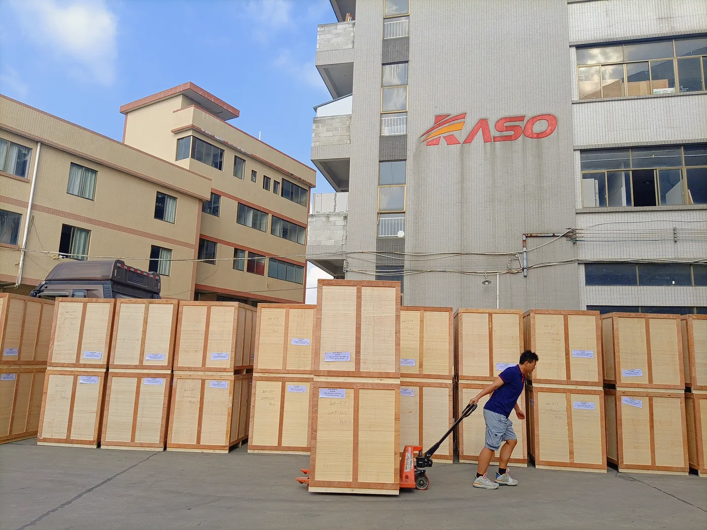 KASO export crates handled in factory yard